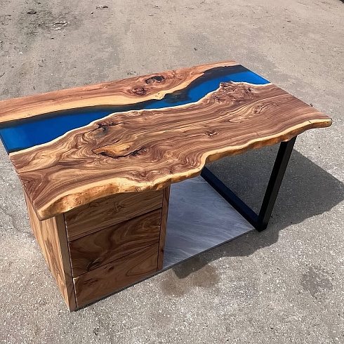 Письменный стол из слэба